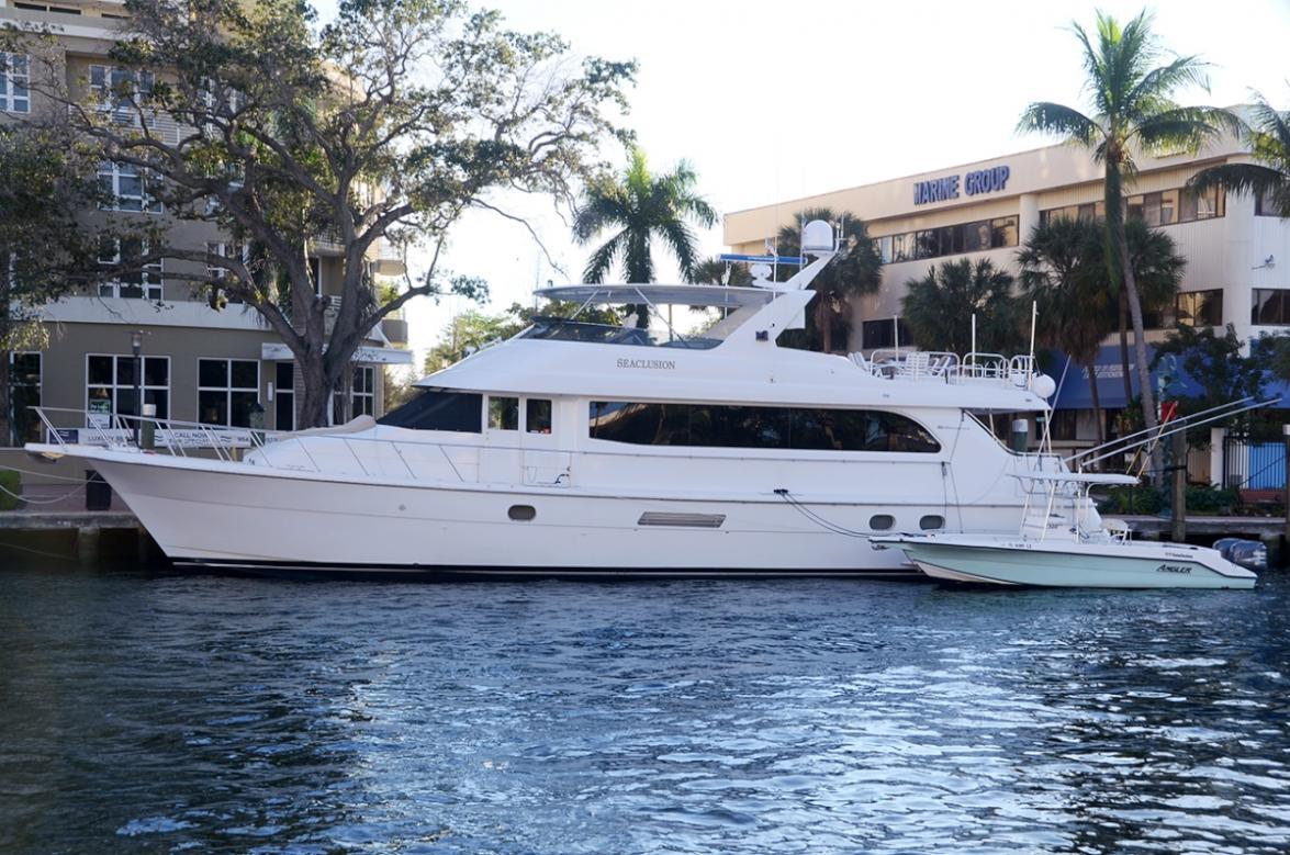 SEACLUSION HATTERAS YACHTS  2005